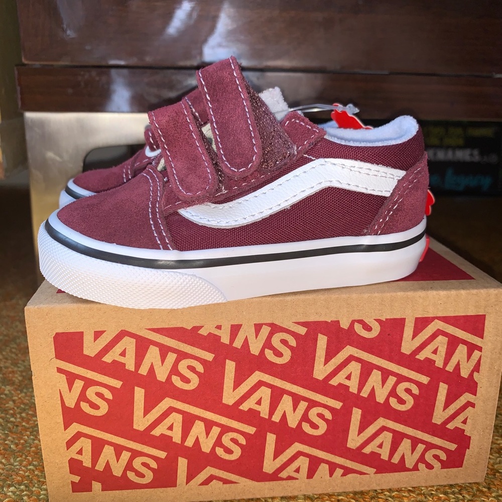 Port Royal and White Toddler Vans Size 5